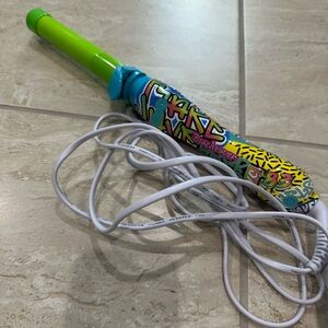 Beachwaver B1 Graffiti Rotating Curling iron‎